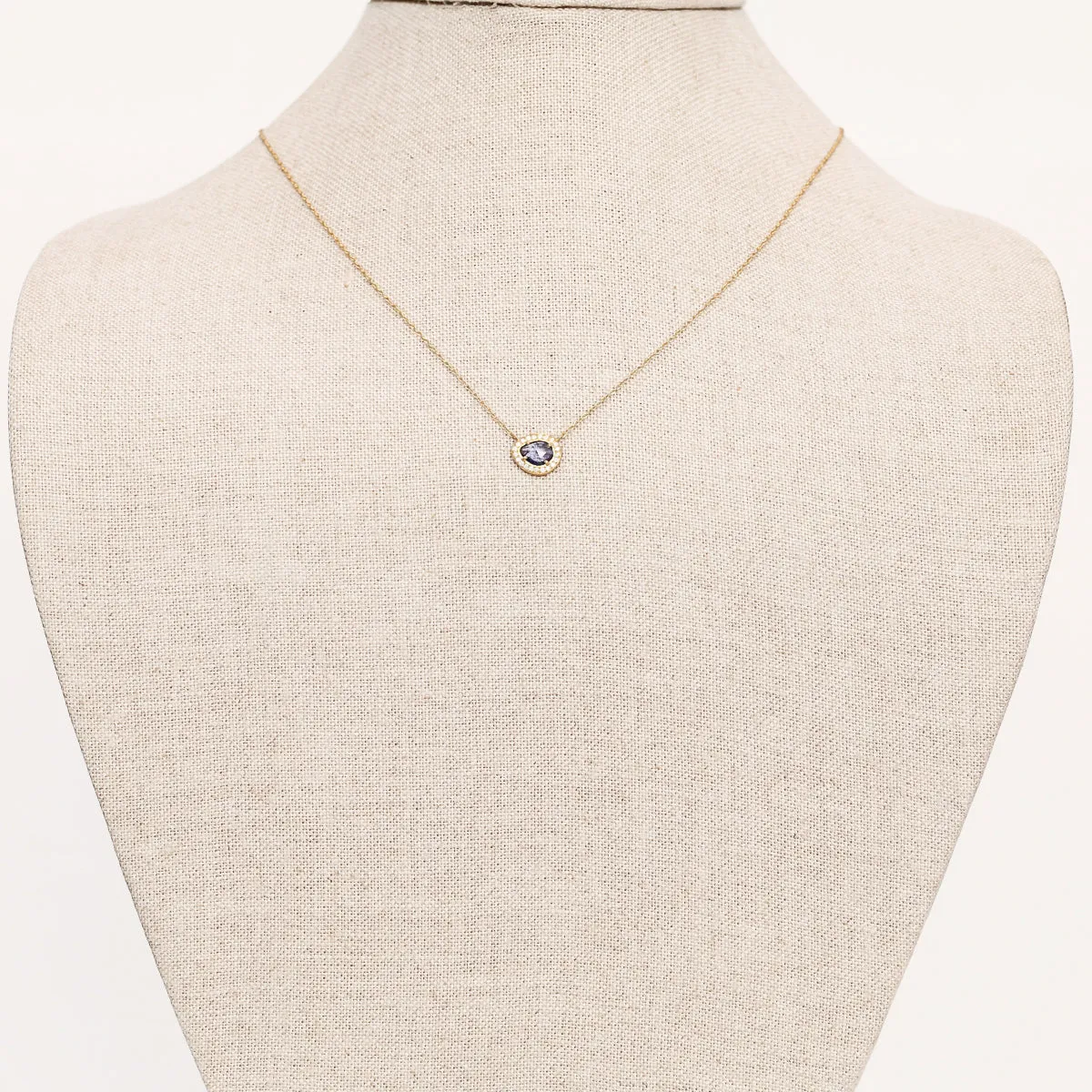 0.66ct Blue Sapphire necklace