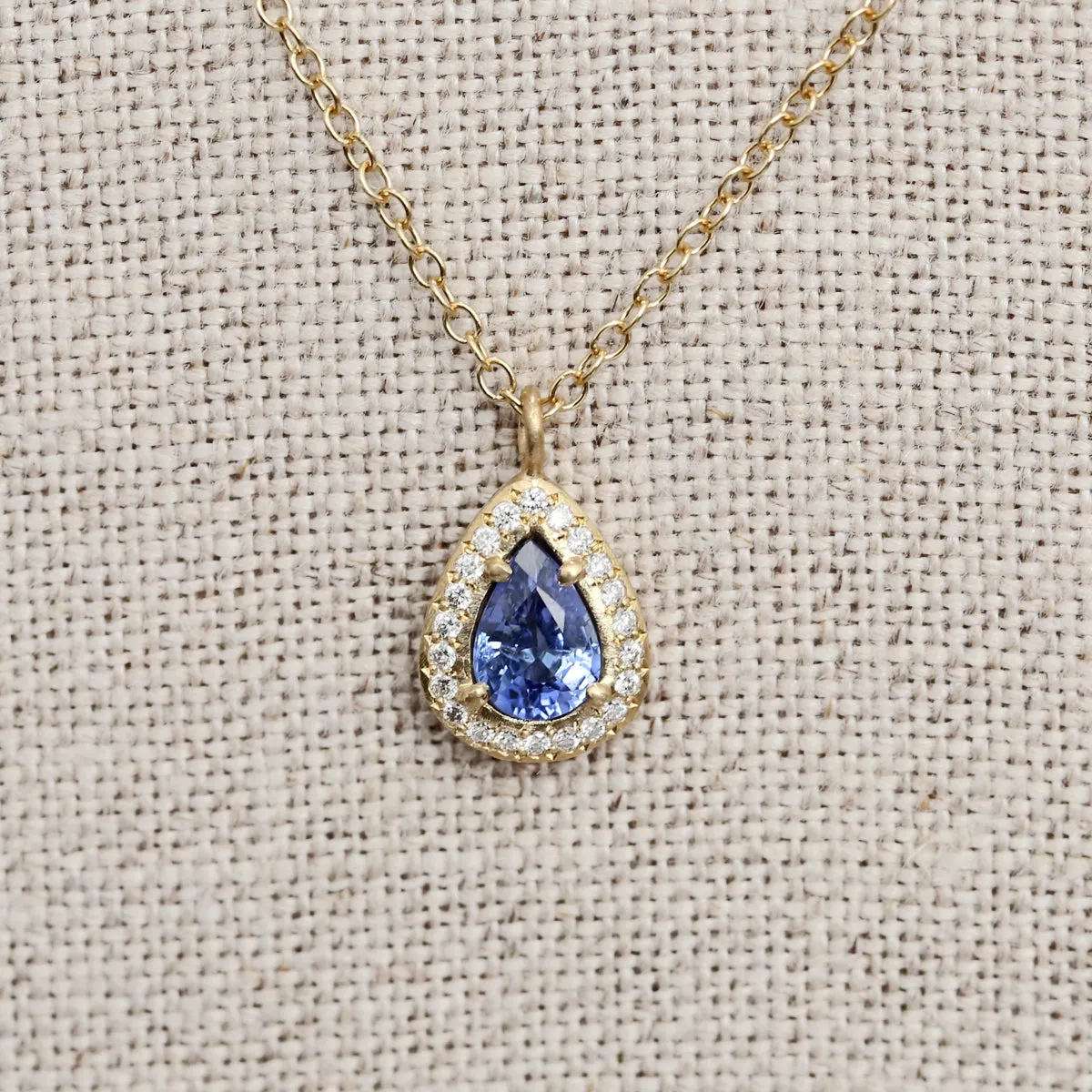 0.77ct Blue Sapphire necklace