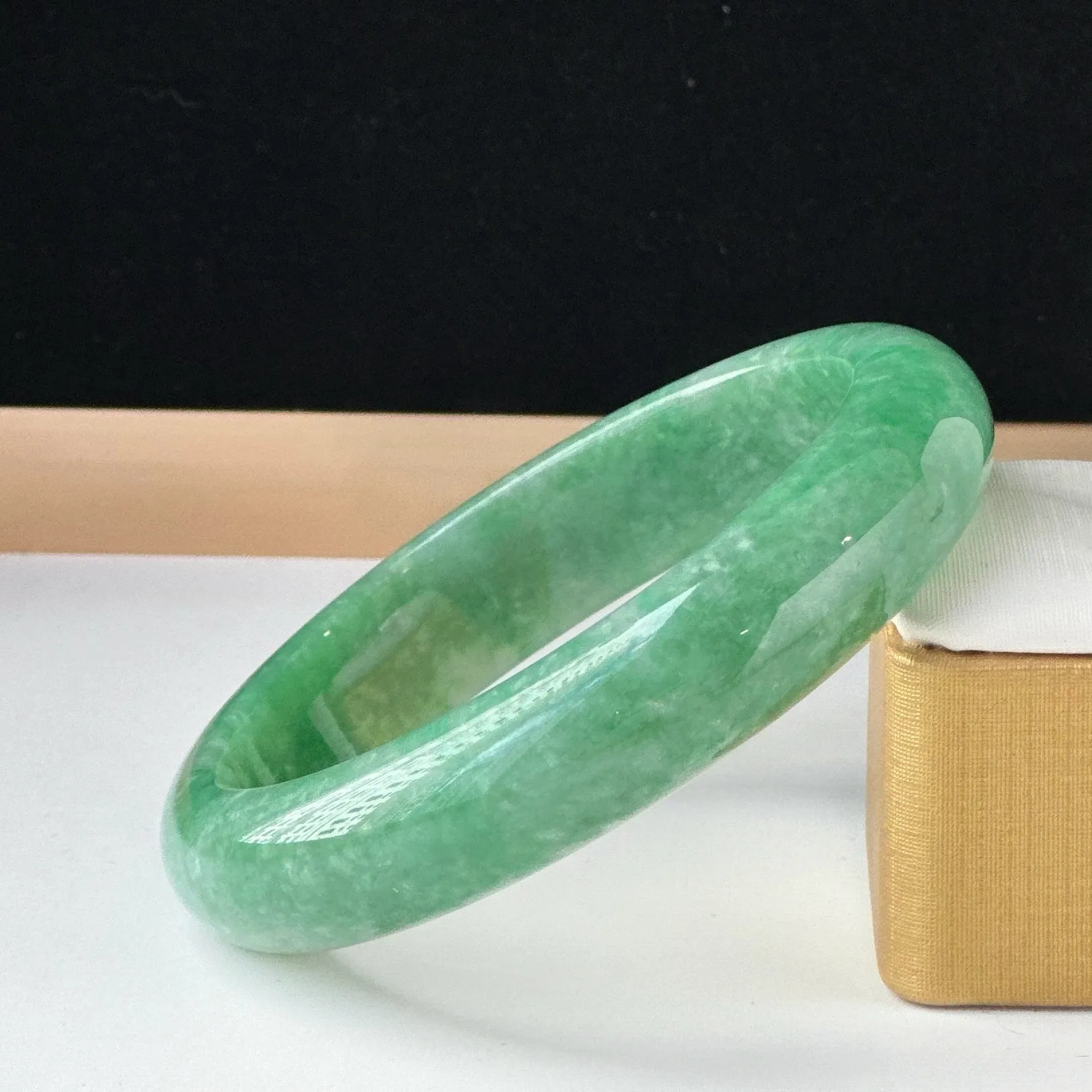 123055 54.5mm Full Intense Green Jade Bangle