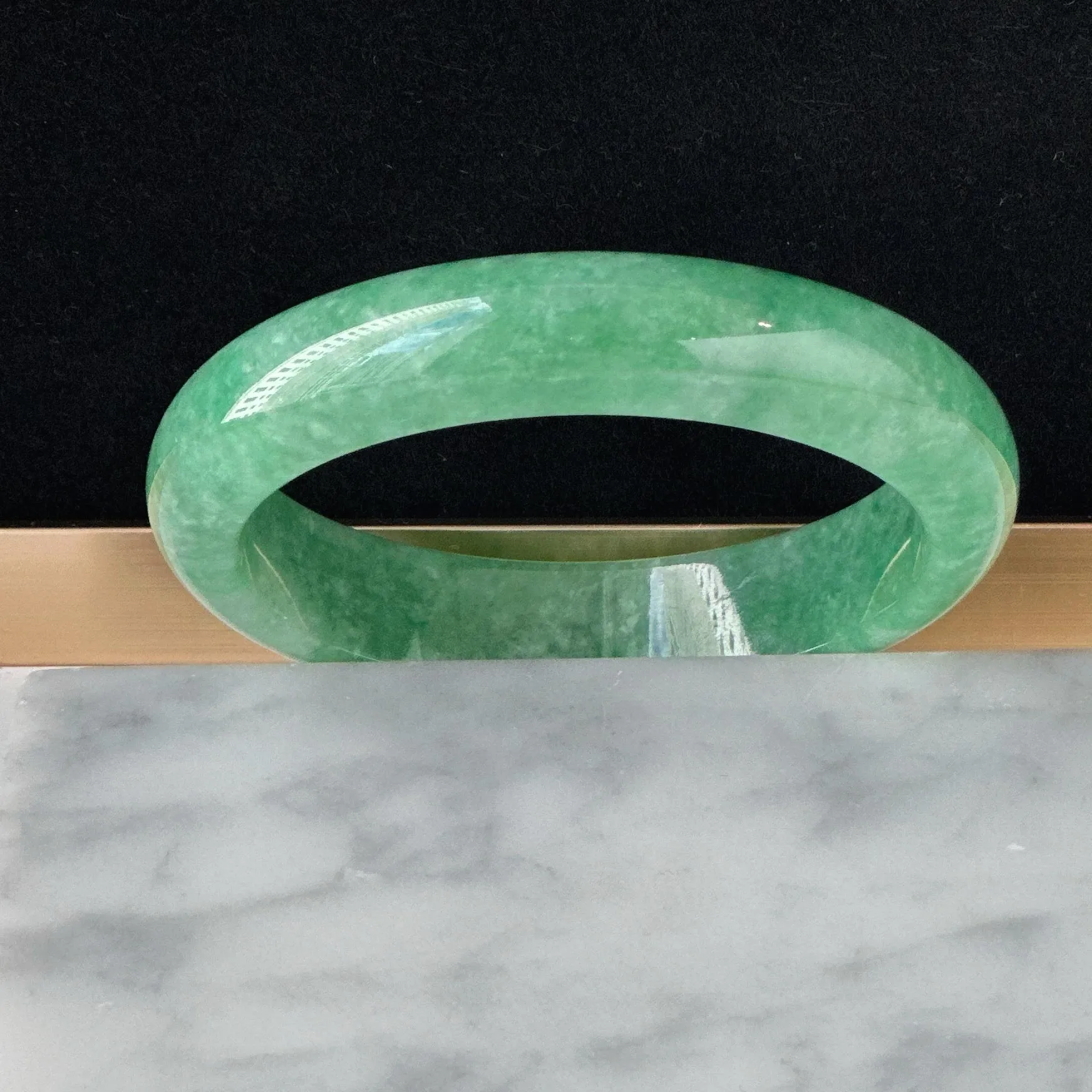 123055 54.5mm Full Intense Green Jade Bangle