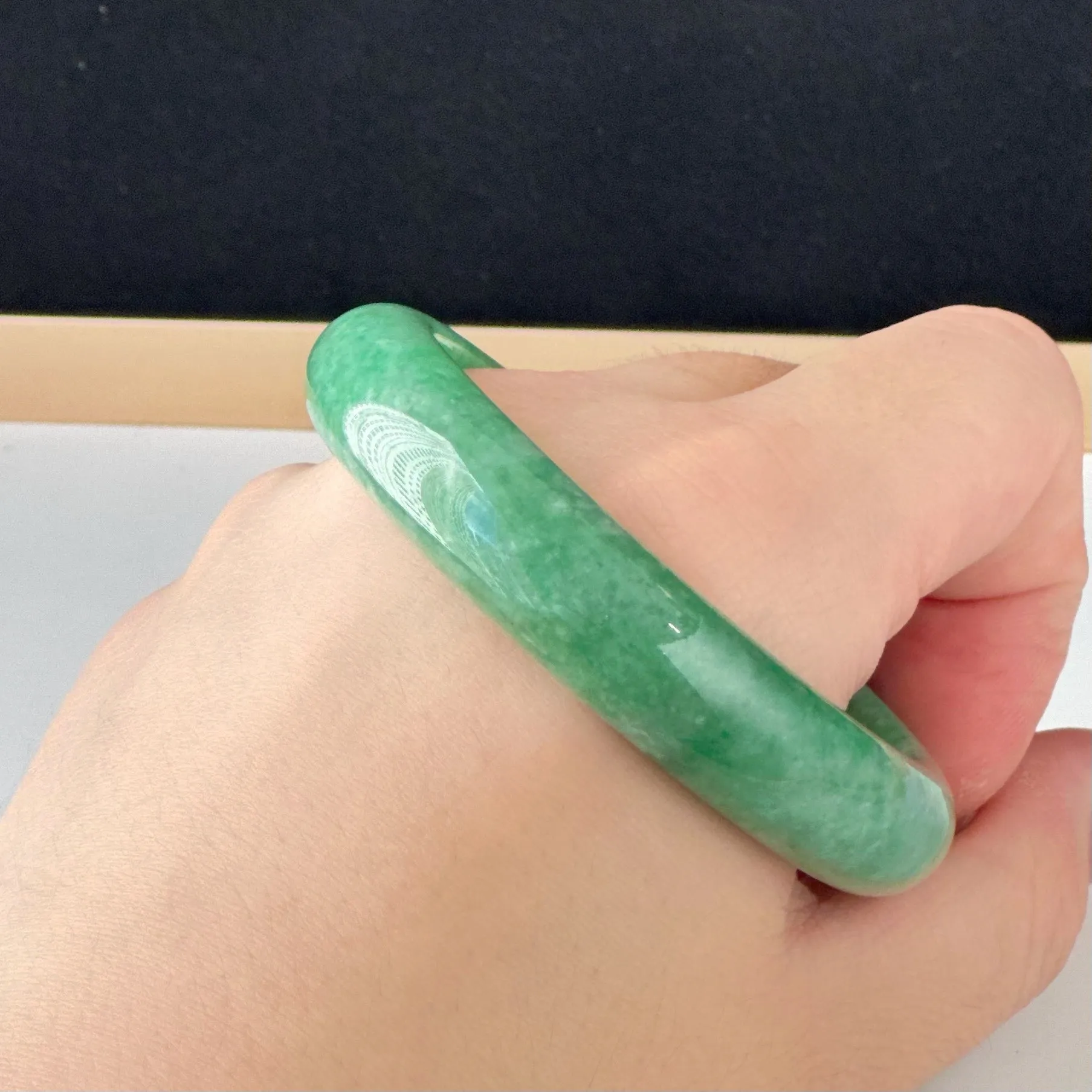 123055 54.5mm Full Intense Green Jade Bangle