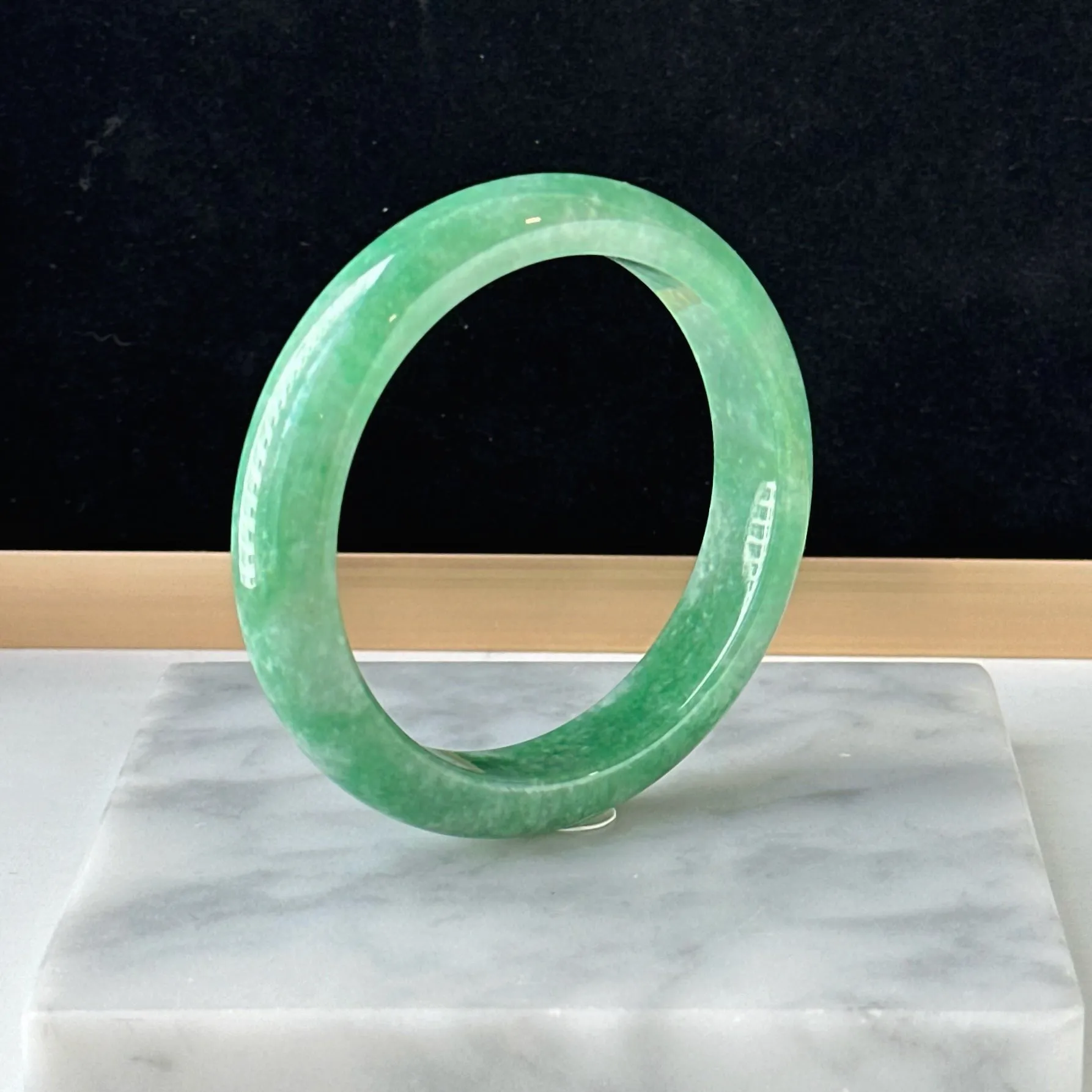 123055 54.5mm Full Intense Green Jade Bangle
