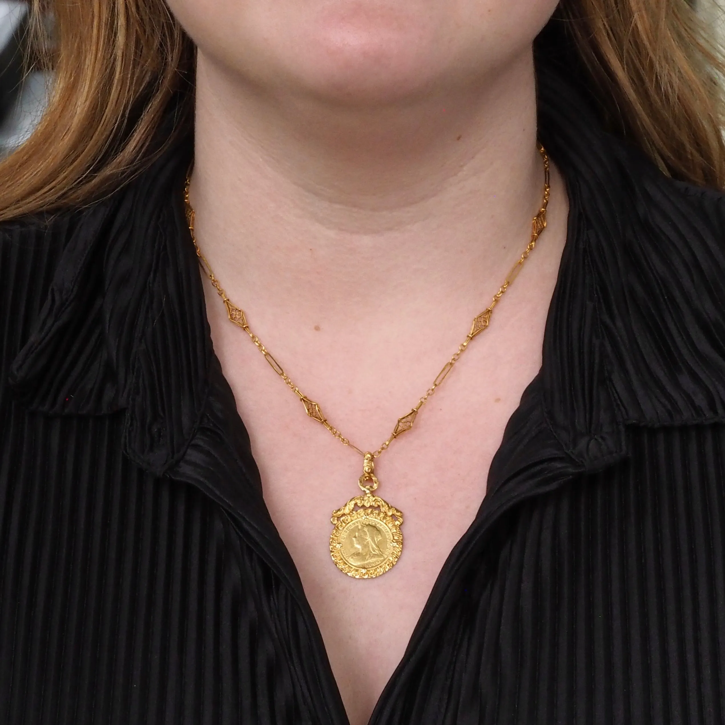 Antique Portuguese 22k Gold Queen Victoria Sovereign Coin Pendant c. 1895