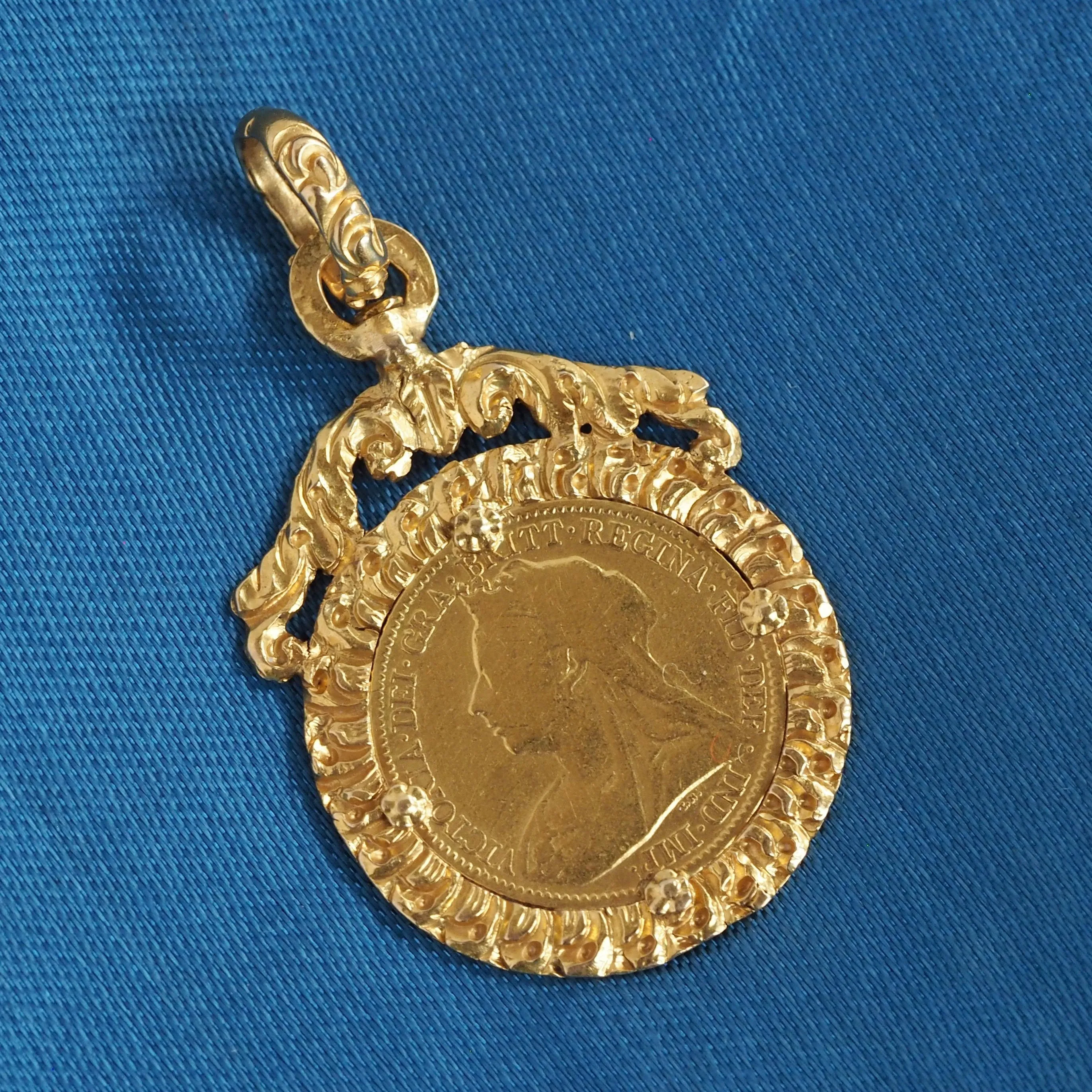 Antique Portuguese 22k Gold Queen Victoria Sovereign Coin Pendant c. 1895
