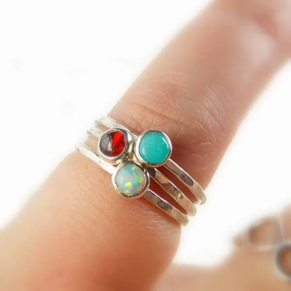 Garnet Hammered Band Stacking Ring - 925 sterling silver ring with 4mm red garnet cabochon - Stackable January Birthstone Ring - Gift for Her