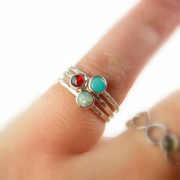 Garnet Hammered Band Stacking Ring - 925 sterling silver ring with 4mm red garnet cabochon - Stackable January Birthstone Ring - Gift for Her